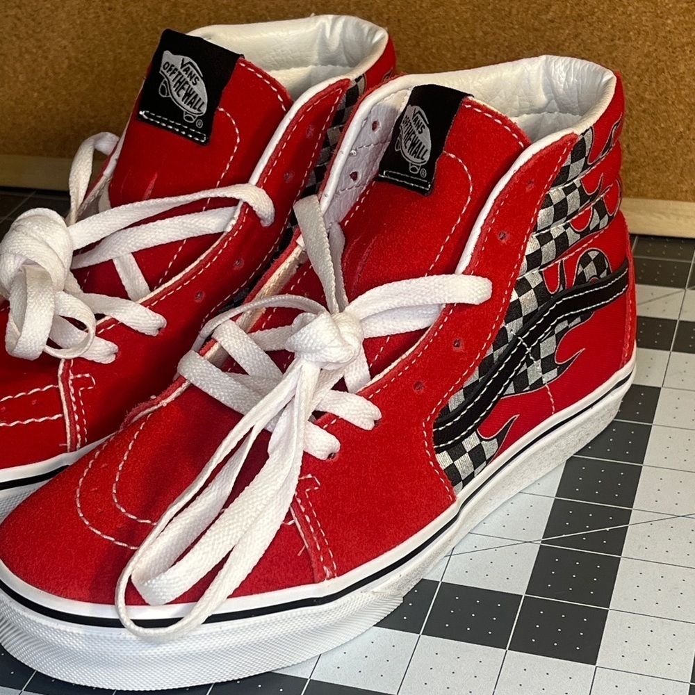 Vans Kids Red High-Top Sneakers
Brand new
NWOT - Picture 13 of 14